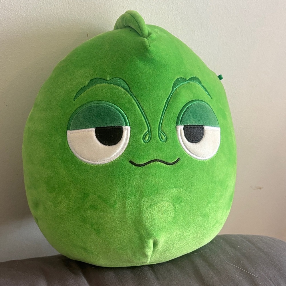 Disney Squishmallow Pascal